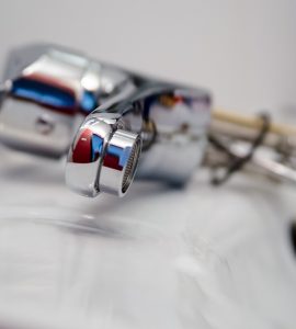 comment choisir plombier confiance travaux